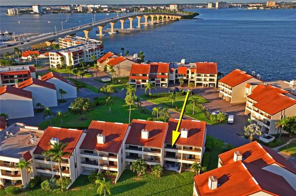 126 1ST ST E #102, Tierra Verde, FL 33715