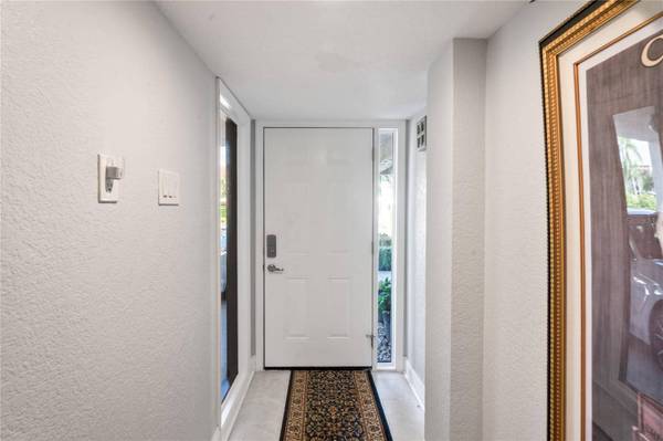 126 1ST ST E #102, Tierra Verde, FL 33715