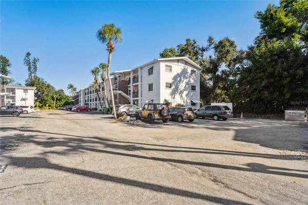 5873 PALM LN #B33, Bradenton, FL 34207