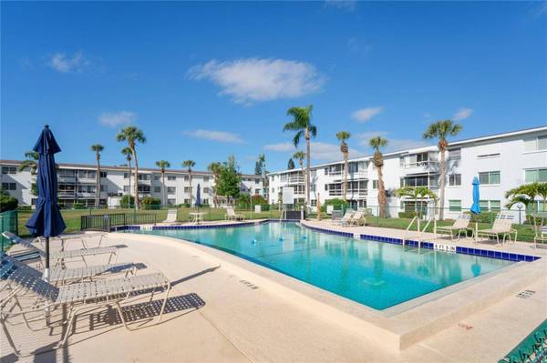 5873 PALM LN #B33, Bradenton, FL 34207