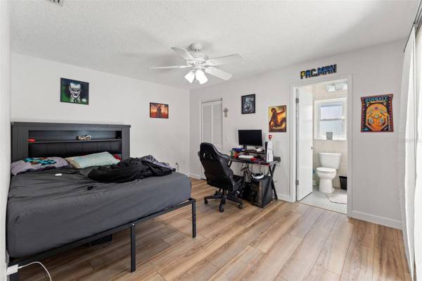 8392 CAMPHOR DR, Spring Hill, FL 34606