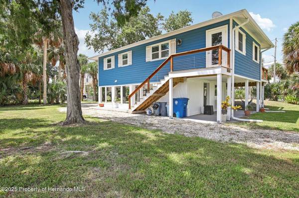 10581 Pine Island Drive, Weeki Wachee, FL 34607