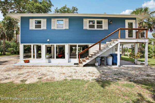 10581 Pine Island Drive, Weeki Wachee, FL 34607