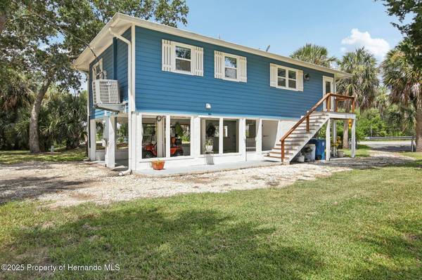 10581 Pine Island Drive, Weeki Wachee, FL 34607