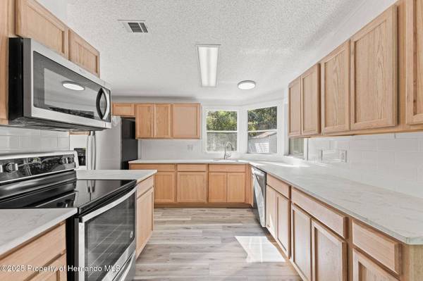 6718 W Pershing Drive, Homosassa, FL 34448