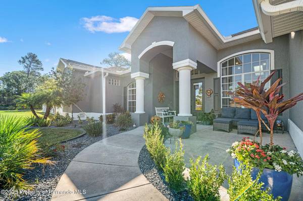 11180 Flock Avenue, Weeki Wachee, FL 34613