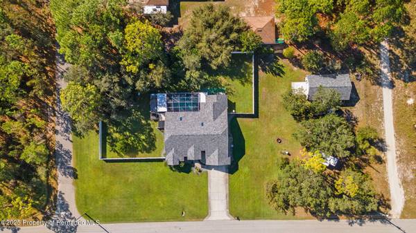 11180 Flock Avenue, Weeki Wachee, FL 34613