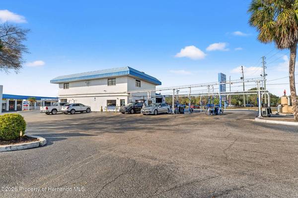 1108 Commercial Way, Spring Hill, FL 34606