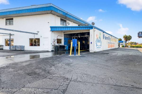 1108 Commercial Way, Spring Hill, FL 34606