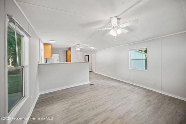 1940 County Road 428, Lake Panasoffkee, FL 33538