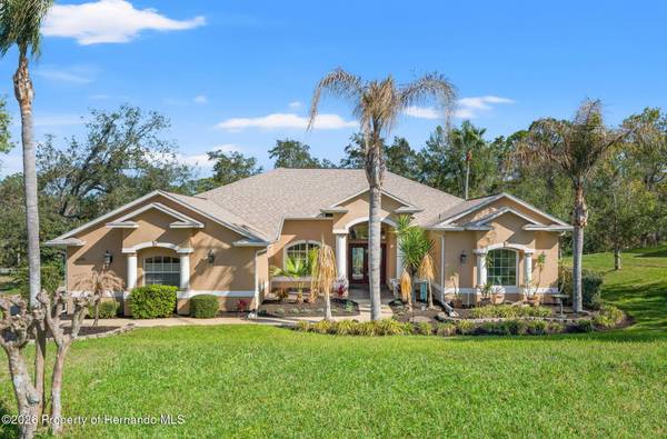 10288 Ridge Top Loop, Weeki Wachee, FL 34613