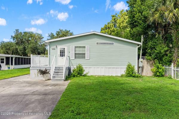 6496 W Richard Drive, Weeki Wachee, FL 34607