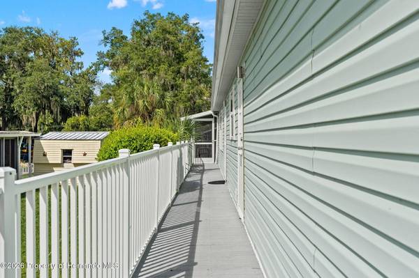 6496 W Richard Drive, Weeki Wachee, FL 34607