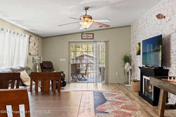 6496 W Richard Drive, Weeki Wachee, FL 34607
