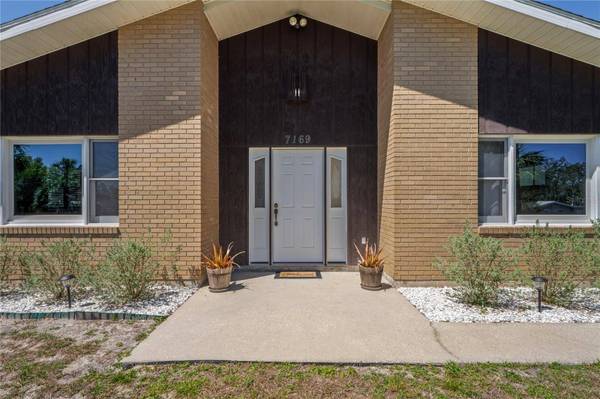 7169 SPRUCE DR, Weeki Wachee, FL 34607