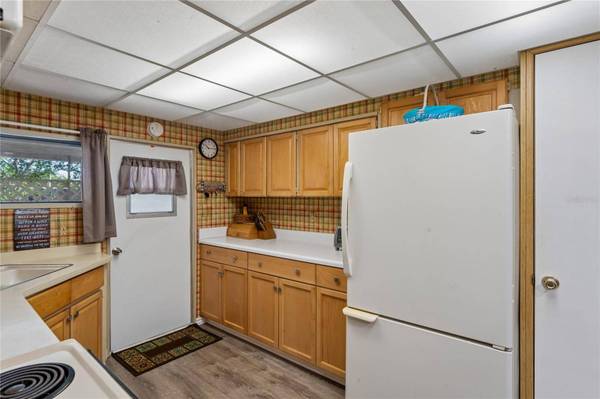 8021 WESTERN CIRCLE DR, Brooksville, FL 34613