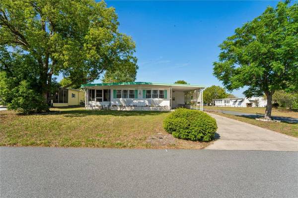 8021 WESTERN CIRCLE DR, Brooksville, FL 34613