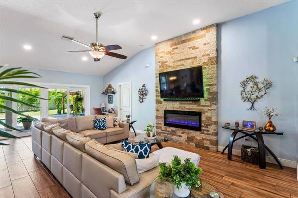 27725 CENTURY OAKS CT, Dade City, FL 33525
