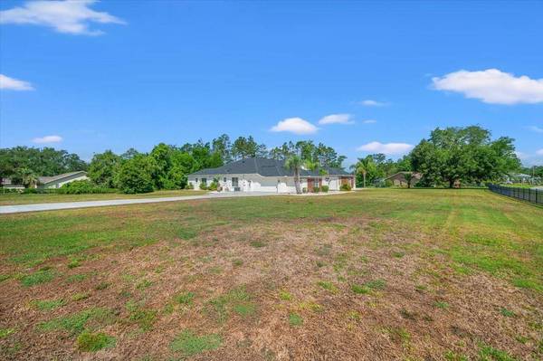 11137 WOODLAND WATERS BLVD, Weeki Wachee, FL 34613