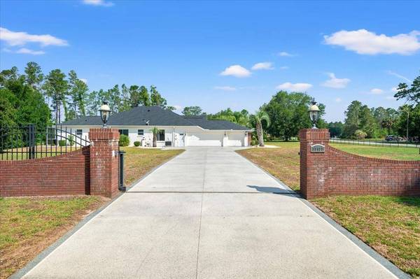 11137 WOODLAND WATERS BLVD, Weeki Wachee, FL 34613