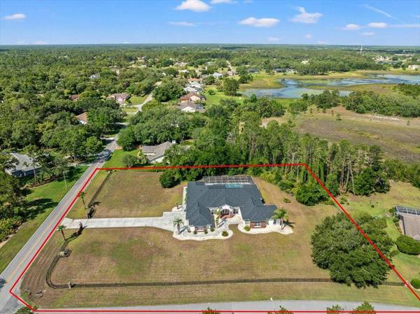 11137 WOODLAND WATERS BLVD, Weeki Wachee, FL 34613