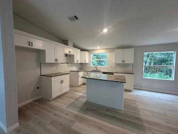 6542 W AKAZIAN LN, Homosassa, FL 34446