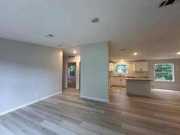 6542 W AKAZIAN LN, Homosassa, FL 34446