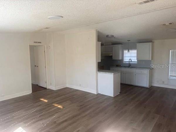 5015 MARC DR, Tampa, FL 33619