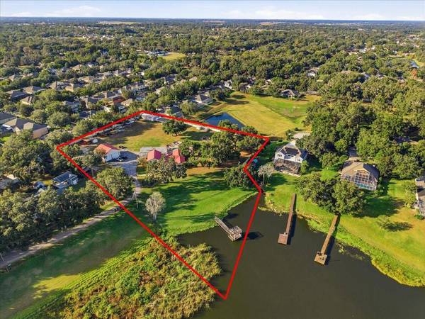 505 LAKESIDE DR, Seffner, FL 33584