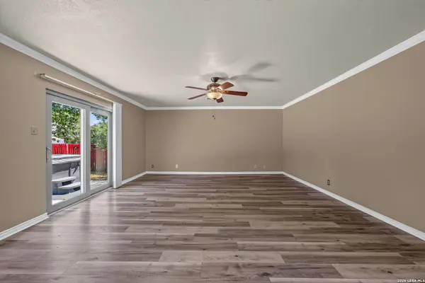 9222 Mirecourt, San Antonio, TX 78250
