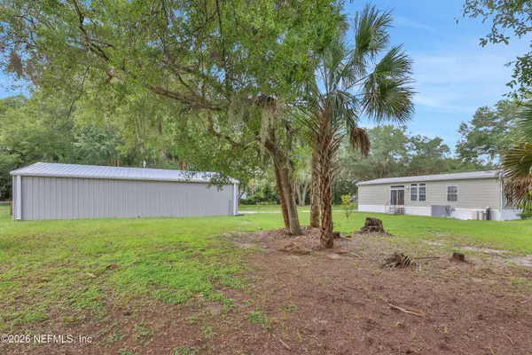 103 BARTER DR, Satsuma, FL 32189