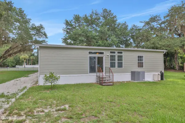 103 BARTER DR, Satsuma, FL 32189