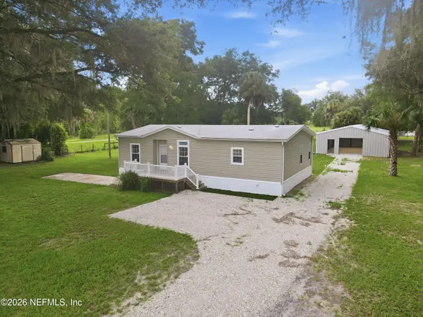 103 BARTER DR, Satsuma, FL 32189