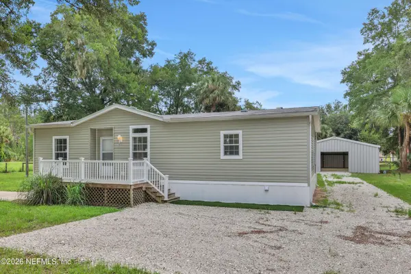 103 BARTER DR, Satsuma, FL 32189