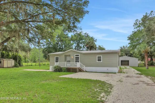 103 BARTER DR, Satsuma, FL 32189