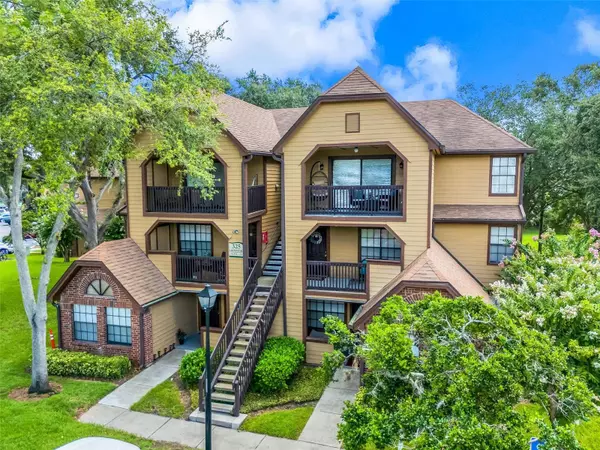 325 LAKEPOINTE DR #304, Altamonte Springs, FL 32701
