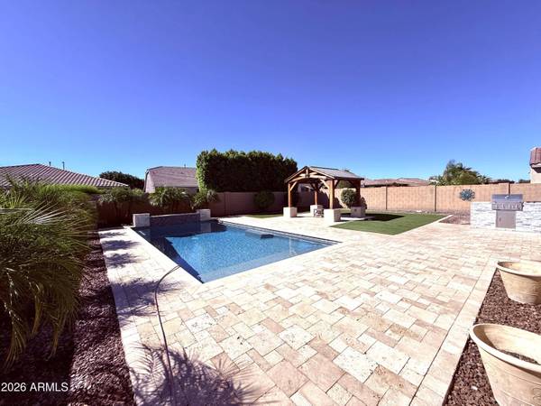 3719 E NARROWLEAF Drive, Gilbert, AZ 85298