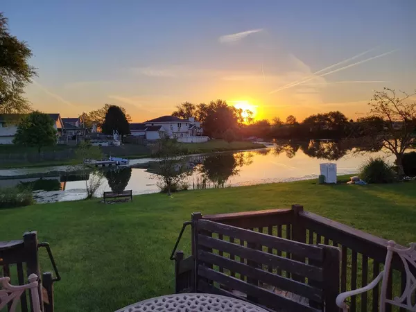 1924 Great Falls Drive, Plainfield, IL 60586