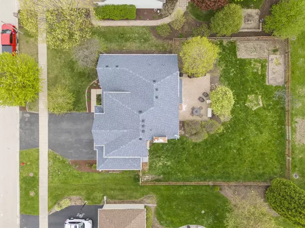 260 Isleview Drive, Oswego, IL 60543