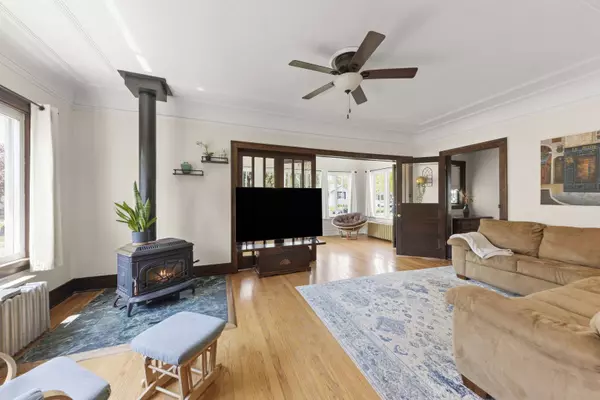 443 S Summit Avenue, Villa Park, IL 60181