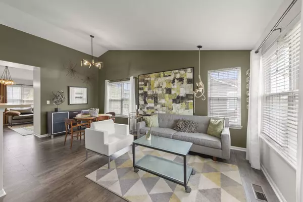 937 GENESEE Drive, Naperville, IL 60563