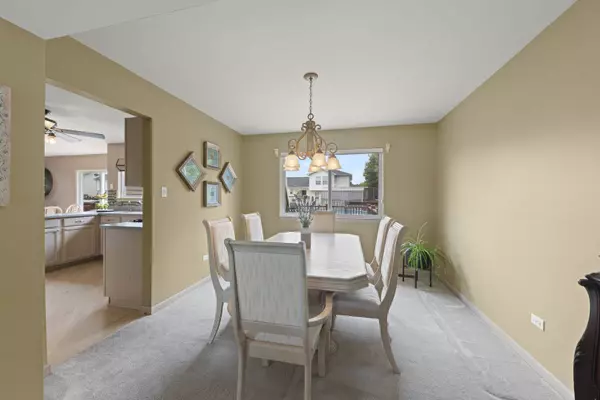 2013 Graystone Drive, Joliet, IL 60431