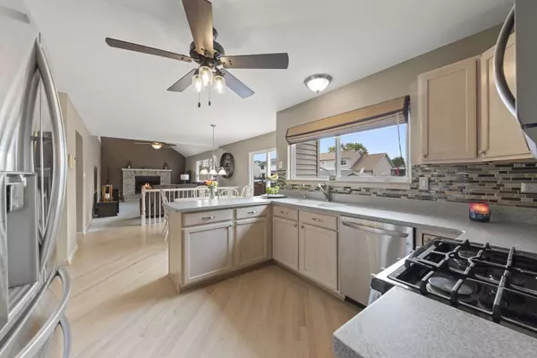 2013 Graystone Drive, Joliet, IL 60431