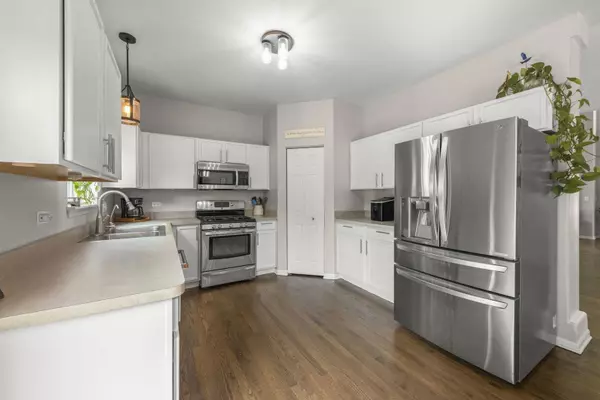 1876 Ione Lane, Aurora, IL 60503