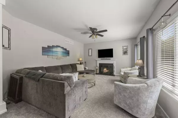 1876 Ione Lane, Aurora, IL 60503