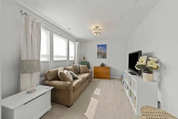 6308 Main Street, Woodridge, IL 60517