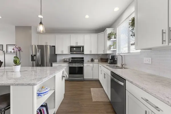 6308 Main Street, Woodridge, IL 60517