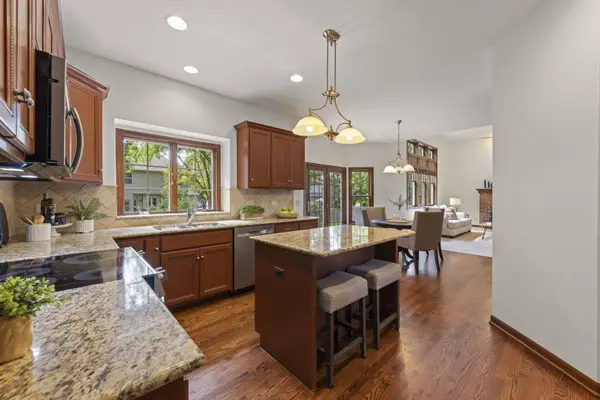 609 Spruce Court, Oswego, IL 60543