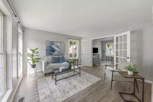 1028 Meagan Court, Naperville, IL 60540