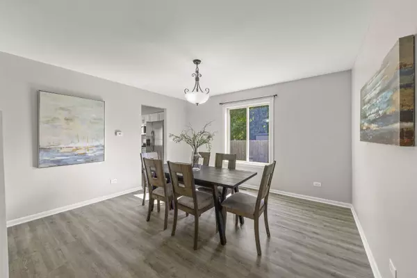 1028 Meagan Court, Naperville, IL 60540